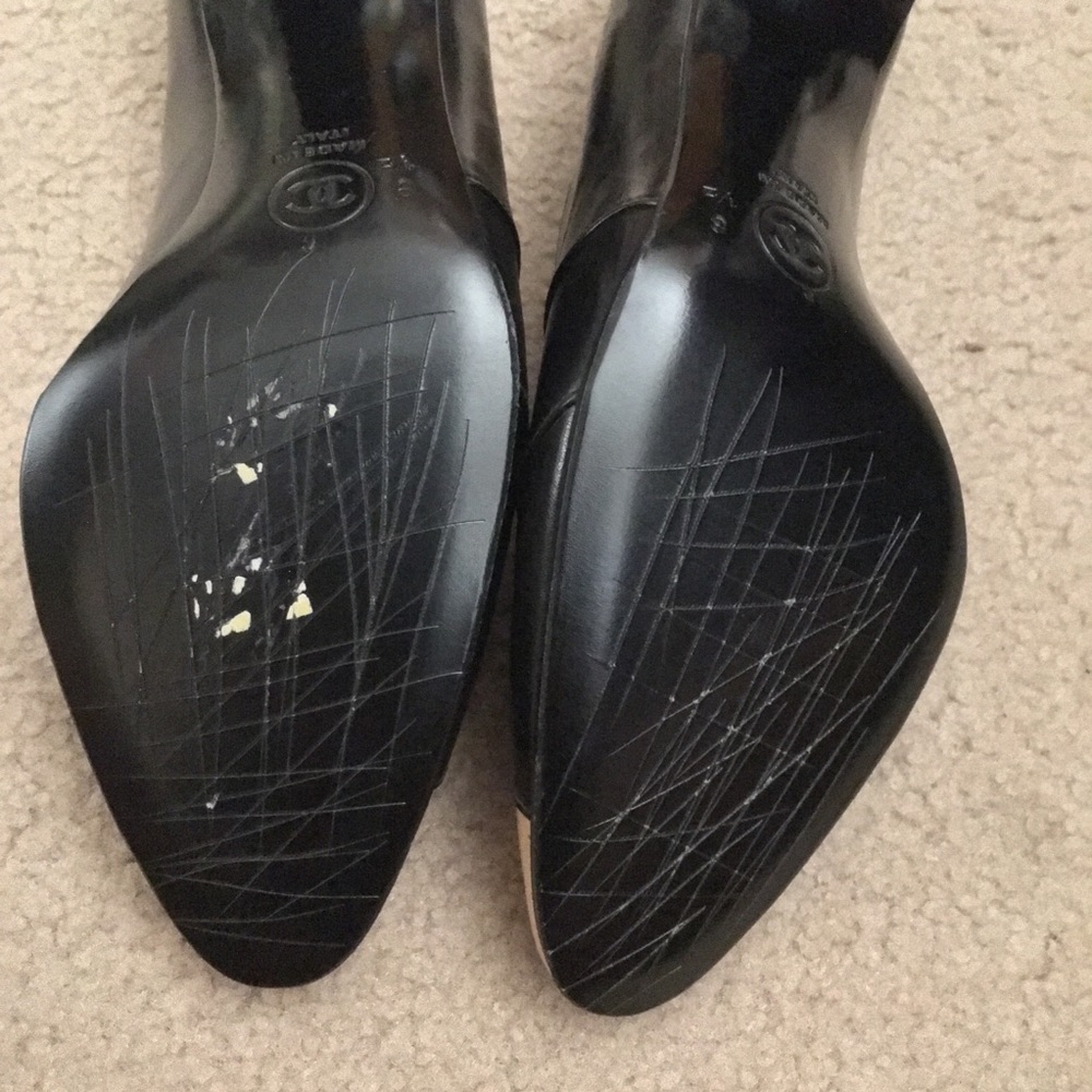 *SOLD* Vintage Chanel Black/Beige Cap Toe Pumps - Picture 7 of 8